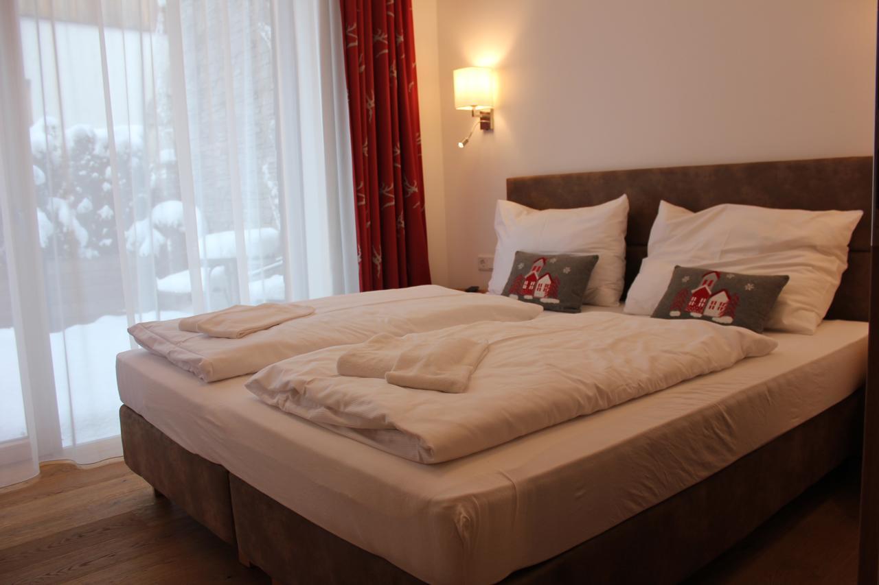 Penthouse Am Sonnenhang นอยเคียร์เชน อัม โกรสเวเนดิเกอร์ ภายนอก รูปภาพ